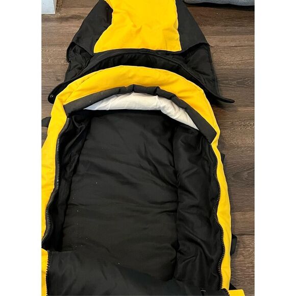 Baby bee bunting cocoon with stroller cover - Picture 3 of 8